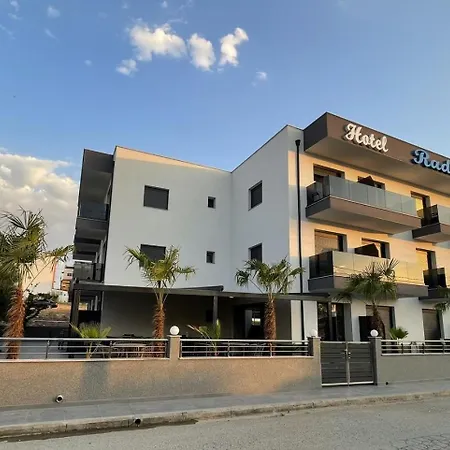 Radina Family Aparthotel 3*