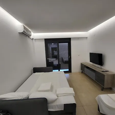 Radina Family Kallithea (Chalkidiki)